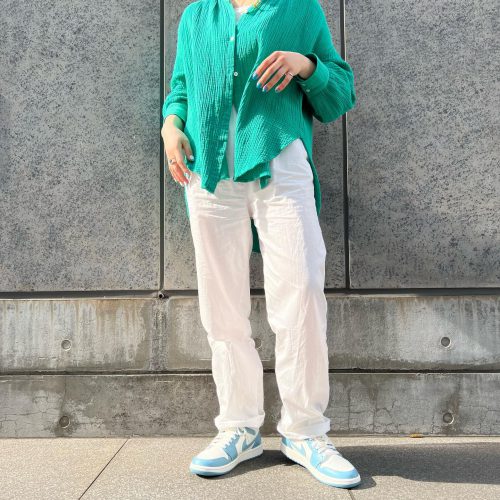 【NIKE WMNS AJ1 MID/W DUNK LOWの販売について】 . いつもACE Shoesをご愛顧頂き ありがとうございます。 店頭での混雑回避の為、下記商品の販売に関して 入店順抽選販売とさせて頂きます。 . 4/16(sat) release...! . 【JORDAN BRAND】 WMNS AIR JORDAN 1 MID BQ6472-141 ¥14,300- . . 【販売店舗】 ルミネ新宿店、福岡パルコ店、広島パルコ店 【サイズ展開】 23.0cm,23.5cm,24.0cm,24.5cm,25cm (店舗により在庫数は異なります) ※ご購入はお一人様一足の購入となります。 . . 【NIKE】 W DUNK LOW NEXT NATURE DD1873-102 ¥12,100- . . 【販売店舗】 ルミネ新宿店、福岡パルコ店、 天王寺ミオ店、広島パルコ店 【サイズ展開】 22.5cm,23.0cm,23.5cm,24.0cm,24.5cm,25cm (店舗により在庫数は異なります) ※ご購入はお一人様一足の購入となります。 . . 【販売方法】 入店順抽選販売となります。 ※集合時間等の詳細は下記をご覧ください。 . ①販売順を決めるための抽選を行って頂きます。 この際、ID確認をさせて頂きますのでスタッフの指示に従ってお並び下さい。 ※ID確認には以下のうちいずれか1点をご用意ください。 パスポート、運転免許証、外国人登録証、写真付住民基本台帳カード、顔写真付き学生証、障害者手帳、マイナンバーカード(顔写真付) ※コピー及び写真での呈示・有効期限切れや写真が無いIDは無効です。 . ②抽選終了後、引いて頂いた整理番号順に販売開始時間に店舗へお越しください。 順に案内させて頂きます。 整理番号の記載されていない整理券を引いたお客様は購入の権利がございません。 近隣店舗へご迷惑にならないように配慮頂きますようお願い致します。 ※サイズ等の問題でご購入されない方もいますので、当選券は販売数より多く入れさせて頂いております。 予めご了承の上抽選にご参加ください。 . ※抽選参加の方は販売方法、注意事項の内容にご同意頂いたと判断させて頂きます。 . 【集合時間】 各店:4月16日各館の開店1時間前までにお集まり下さい。店舗により集合場所が異なりますので、詳細は店舗にお問い合わせ下さい。 . 【販売開始時間】 各館の開店時間より15分後に販売開始致します。 . ※指定した抽選集合時間、販売ご案内開始以降にお越しのお客様はいかなる理由でも、抽選・ご購入する事が出来ませんのでご了解下さい。 . . 【注意事項】 ・輸送の際に箱が破損している場合がございますので予めご了承ください。 ・シューズの製法上、接着剤の付着や縫製のズレ・歪みがある場合がございます。不良品ではございませんので予めご了承ください。 ・深夜から並ぶなどの近隣の迷惑になる行為はお控え下さい。 ・IDをお持ちでない方は整理券を引く権利がございません。 ・抽選権利はお一人様一枚限りとなります。 ・整理券は引いた御本人のみの有効とします。抽選後整理券を複数枚一人で持たれているなどの行為が発覚した場合は全ての権利を剥奪とさせて頂きます。 ・指定された時間までにその場にいらっしゃらない場合は販売権は無効とさせて頂きます。 ・お客様、スタッフの安全を考慮し、必ずマスク着用でのご来店をお願い致します。 ・店内入店時、アルコール消毒にご協力お願い致します。 ・販売に関しては店舗のスタッフの指示に従うようにお願い致します。スタッフの指示に従って頂けない場合、近隣に迷惑がかかる場合、トラブルが発生した場合は販売をお断り、または中止させて頂く場合がございます。