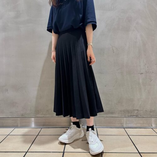 . New Arrival... . . 【UGG】 CA1 ZIP BLK WHT ¥22,000- . . @abc_mart_japan @abcmart_grandstage