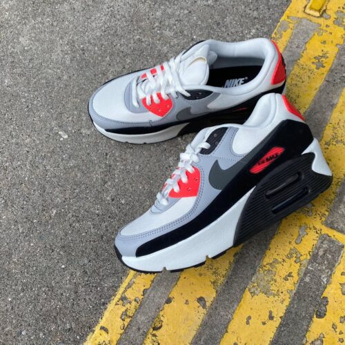 . New Arrival... . . 【NIKE】 W AIRWAX 90 LV8 FD4328 101SMWHT/SMKGRY ¥16,830- . . @abc_mart_japan @abcmart_grandstage