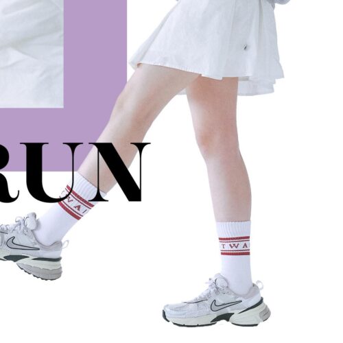 ACE Shoes focus "NIKE V2K RUN" . . 【NIKE】 V2K RUN FD0736 100 SMTWHT/MSILV 104 WHITE/MSILV ¥15,730- . . @abc_mart_japan @abcmart_grandstage