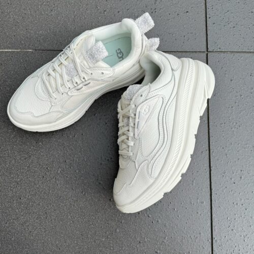 . Recommend... . . 【UGG】 W CA1 WHT ¥22,000- . . @abc_mart_japan @abcmart_grandstage