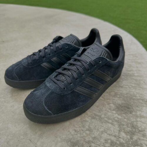 . New Arrival... . . 【ADIDAS】 GAZELLE BLK/BLK/BLK ¥15,400- . . @abc_mart_japan