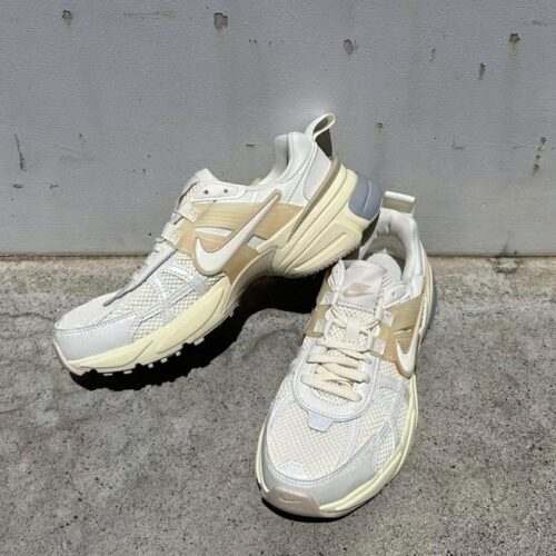 . New Arrival... . . 【NIKE】 W V2K RUN HQ1512 110PALIVR/PALI ¥15,730- . . @abc_mart_japan