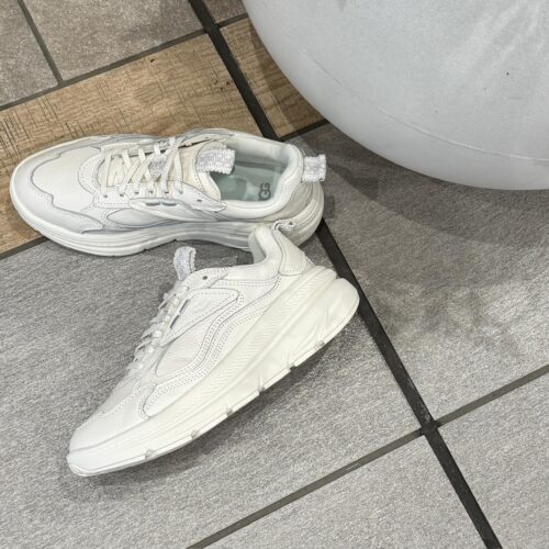 . Recommend... . . 【UGG】 CA1 WHT ¥22,000- . . @abc_mart_japan