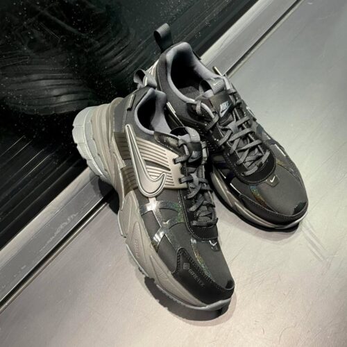 . New Arrival... . . 【NIKE】 W NIKE V2K RUN GTX FZ2622 001BLK/BLK ¥19,800- . . @abc_mart_japan