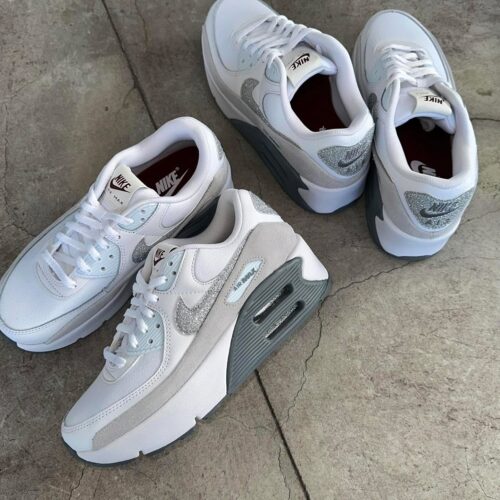 .  Great for a gift... . . 【NIKE】 W AIRMAX 90 LV8 HQ3456 191 WHT/MLTCLR ¥17,930- . . @abc_mart_japan