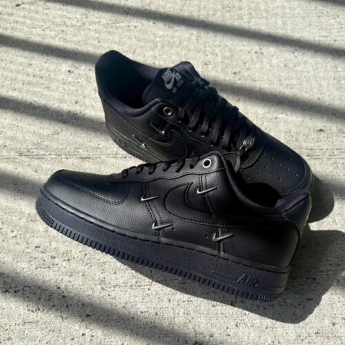 . New Arrival... . . 【NIKE】 W AIR FORCE 1 '07 LX 001BLK/BLK WHQ1180 ¥16,500- . . @abc_mart_japan
